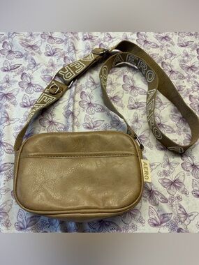 🌀AERO Tan Crossbody Bag with Branded Strap